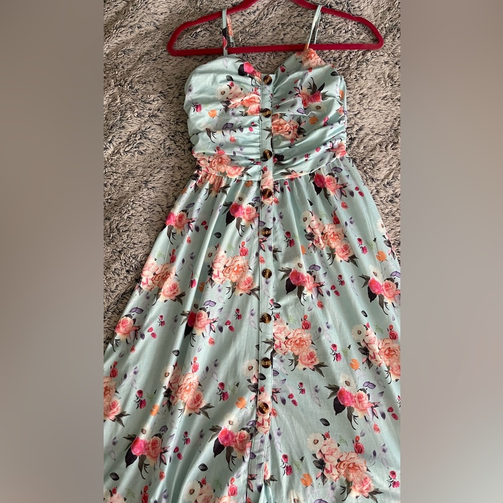 NWOT- Beautiful Floral Sundress in Size Small. Brand New! - Picture 11 of 16